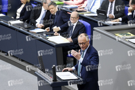 212. Sitzung des Deutschen Bundestages in Berlin