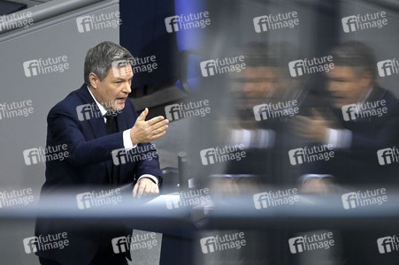 212. Sitzung des Deutschen Bundestages in Berlin