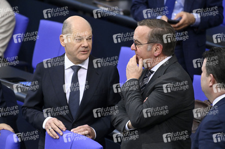 212. Sitzung des Deutschen Bundestages in Berlin