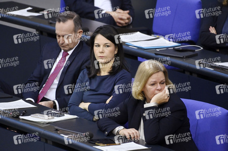 212. Sitzung des Deutschen Bundestages in Berlin