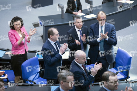 212. Sitzung des Deutschen Bundestages in Berlin