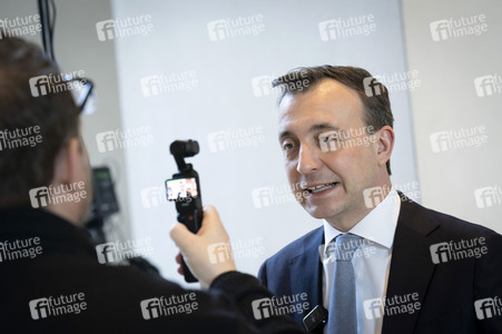 212. Sitzung des Deutschen Bundestages in Berlin