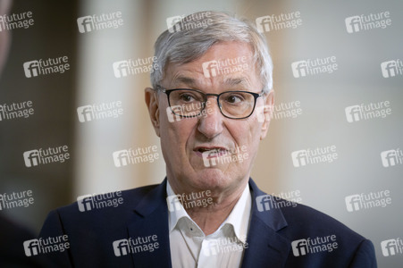 212. Sitzung des Deutschen Bundestages in Berlin