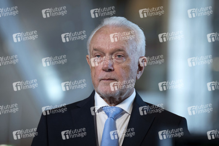 212. Sitzung des Deutschen Bundestages in Berlin