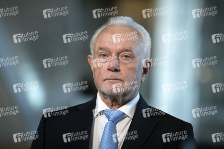 212. Sitzung des Deutschen Bundestages in Berlin