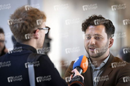 212. Sitzung des Deutschen Bundestages in Berlin