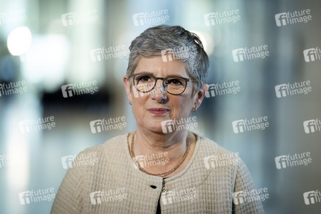 212. Sitzung des Deutschen Bundestages in Berlin