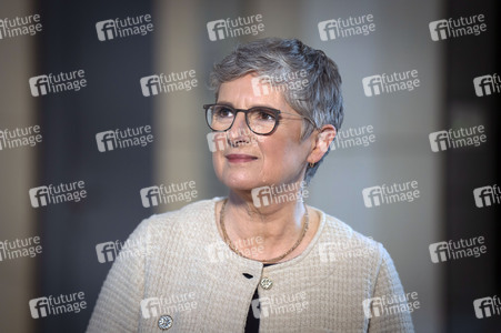 212. Sitzung des Deutschen Bundestages in Berlin