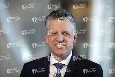 212. Sitzung des Deutschen Bundestages in Berlin