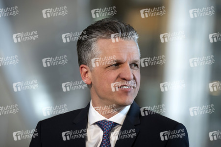 212. Sitzung des Deutschen Bundestages in Berlin