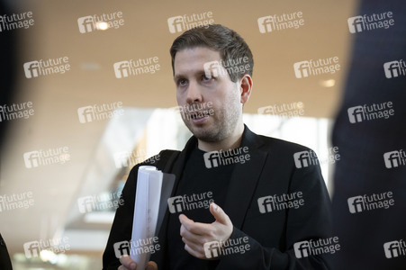 212. Sitzung des Deutschen Bundestages in Berlin