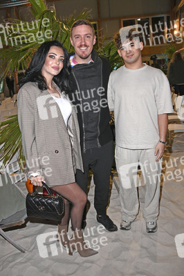 Premiere von 'Promis unter Palmen' in Berlin