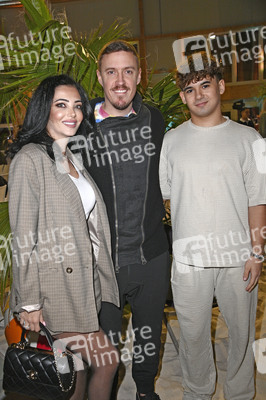 Premiere von 'Promis unter Palmen' in Berlin