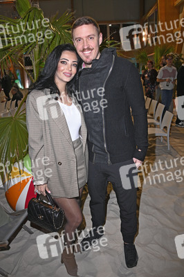 Premiere von 'Promis unter Palmen' in Berlin