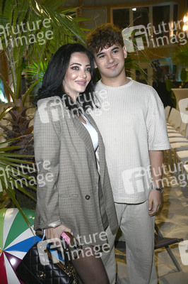 Premiere von 'Promis unter Palmen' in Berlin