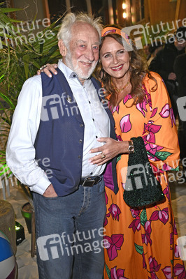 Premiere von 'Promis unter Palmen' in Berlin