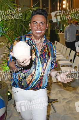 Premiere von 'Promis unter Palmen' in Berlin