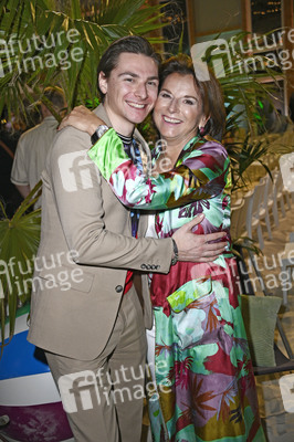 Premiere von 'Promis unter Palmen' in Berlin