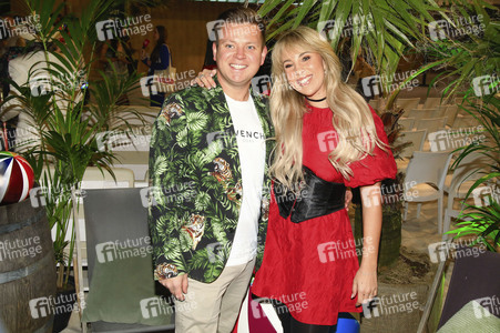 Premiere von 'Promis unter Palmen' in Berlin