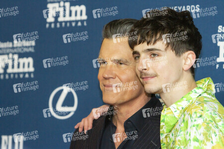 Arlington Artist of the Year Award  für Timothée Chalamet, Santa Barbara International Film Festival 2025