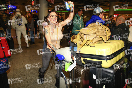 Rückkehr aus dem Dschungel-Camp 2025 auf dem Flughafen Frankfurt am Main