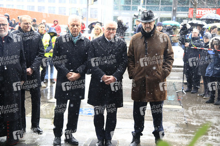 Stilles Gedenken am Ort des mutmaßlichen Anschlags vom 13. Februar in München