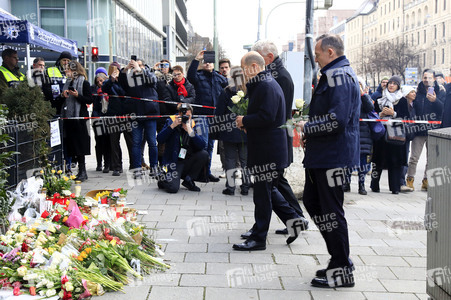 Stilles Gedenken am Ort des mutmaßlichen Anschlags vom 13. Februar in München