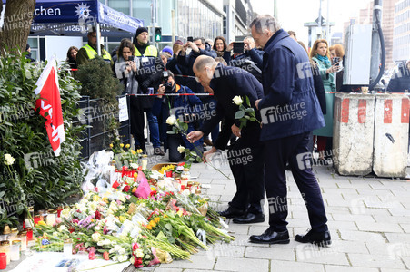 Stilles Gedenken am Ort des mutmaßlichen Anschlags vom 13. Februar in München