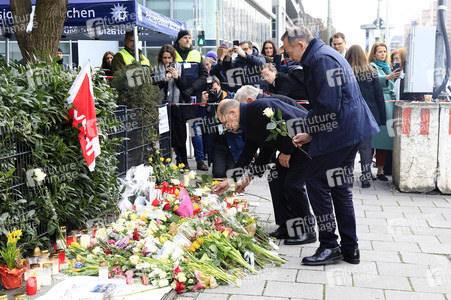 Stilles Gedenken am Ort des mutmaßlichen Anschlags vom 13. Februar in München