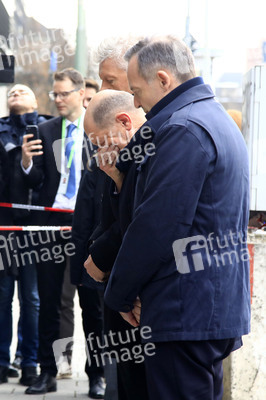 Stilles Gedenken am Ort des mutmaßlichen Anschlags vom 13. Februar in München