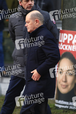 Stilles Gedenken am Ort des mutmaßlichen Anschlags vom 13. Februar in München