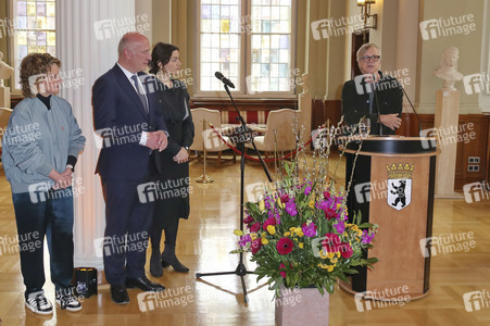 Eintrag der Berlinale-Jury in das Gästebuch von Berlin, Berlinale 2025