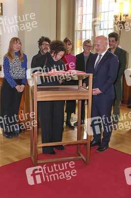 Eintrag der Berlinale-Jury in das Gästebuch von Berlin, Berlinale 2025