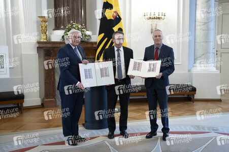 Übergabe der Wohlfahrtsmarken 2025 in Berlin