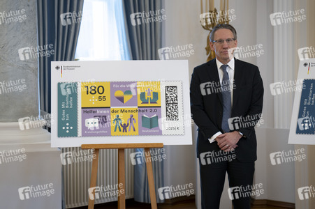 Übergabe der Wohlfahrtsmarken 2025 in Berlin