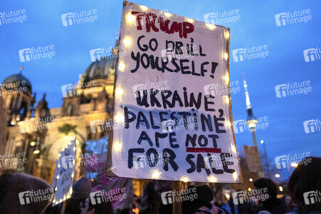 Demonstration zum DrittenJahrestag des Beginns des russischen Angriffskrieges auf die Ukraine