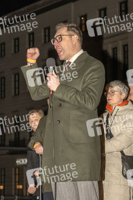 Demonstration zum dritten Jahrestag des Beginns des russischen Angriffskrieges auf die Ukraine in Berlin