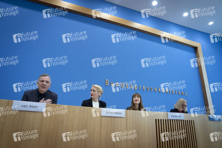 Bundespressekonferenz Die Linke - Zu den Bundestagswahlen in Berlin