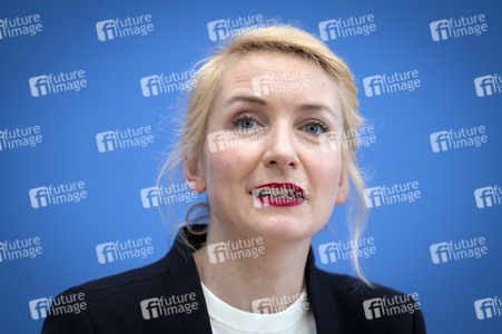 Bundespressekonferenz Die Linke - Zu den Bundestagswahlen in Berlin