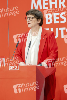 Pressekonferenz der SPD zu den Bundestagswahlen in Berlin