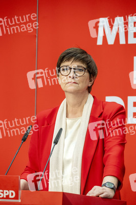 Pressekonferenz der SPD zu den Bundestagswahlen in Berlin