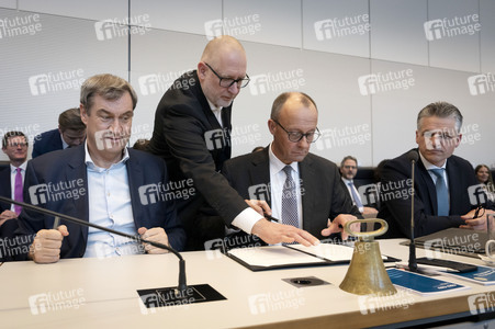 Konstituierende Fraktionssitzung von CDU und CSU in Berlin