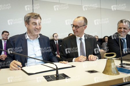 Konstituierende Fraktionssitzung von CDU und CSU in Berlin