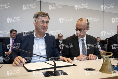 Konstituierende Fraktionssitzung von CDU und CSU in Berlin