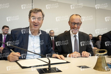 Konstituierende Fraktionssitzung von CDU und CSU in Berlin