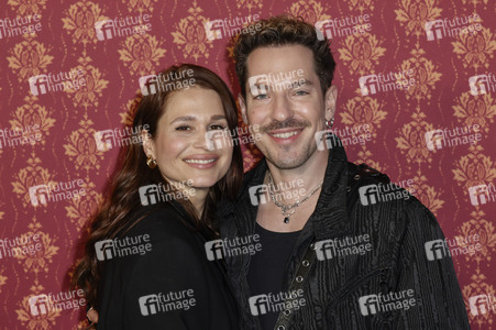 Serienpremiere 'Ghosts' in Köln