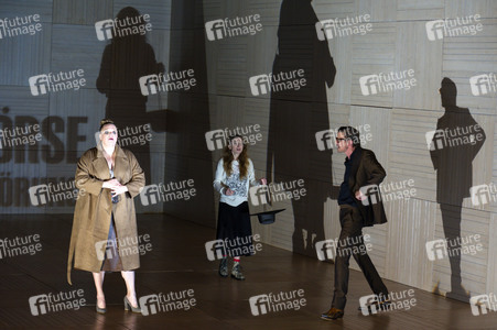 Theaterpremiere 'Die heilige Johanna der Schlachthöfe' in Berlin