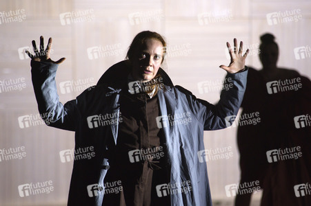 Theaterpremiere 'Die heilige Johanna der Schlachthöfe' in Berlin