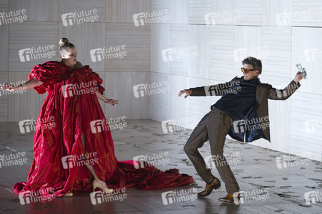 Theaterpremiere 'Die heilige Johanna der Schlachthöfe' in Berlin