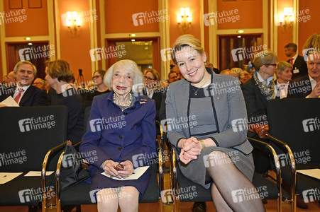 Verleihung der Ehrenbürgerwürde an Friede Springer in Berlin